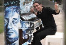 Pianist without Borders- E’ italiano il pianista da guinness che regala la sua musica Paris 2
